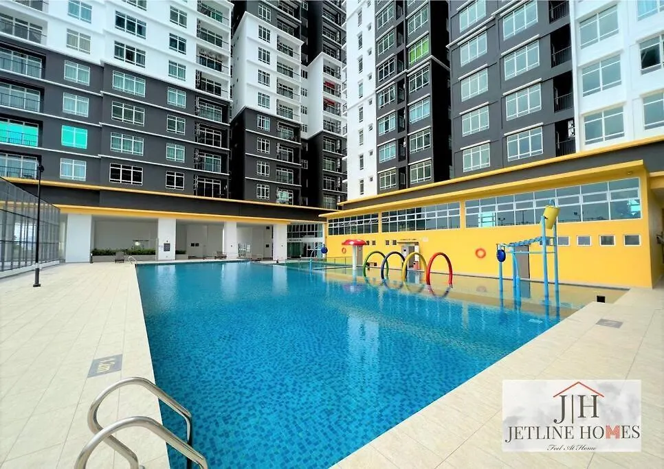 Melaka {Nova8 Suite} City-View/ 4Pax/ Wifi/Tv-Box Malacca